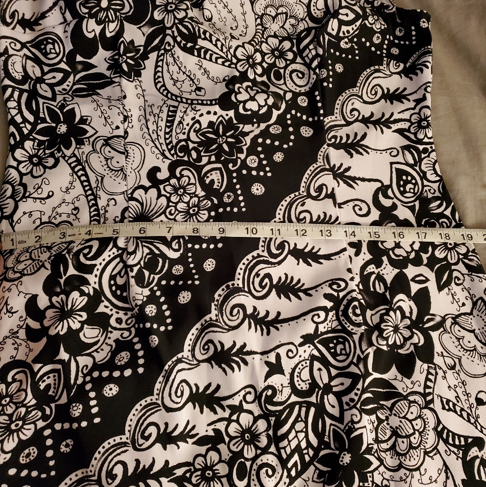Ladies dress - Picture 8 of 9
